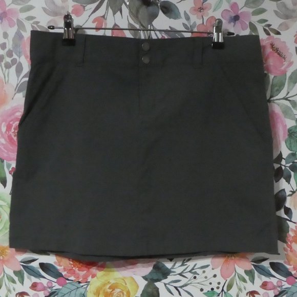Two Columbia Skirts with Omni-Shield (Advanced Repellency) - Size 8 - Picture 5 of 7
